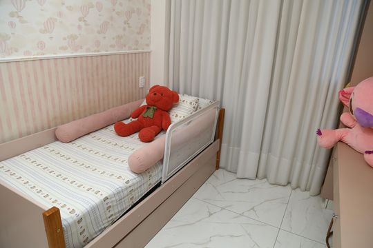 Quarto 1 de casa à venda com 3 quartos, 180m² em Vila Jardim Vitoria, Goiânia