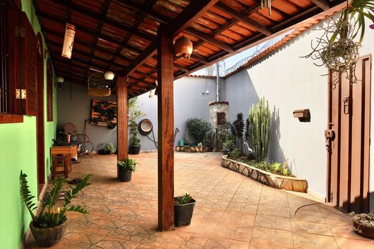 Varanda  de casa à venda com 5 quartos, 313m² em Cachoeirinha, Belo Horizonte