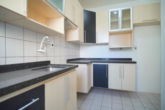 cozinha de apartamento para alugar com 2 quartos, 47m² em Scharlau, São Leopoldo