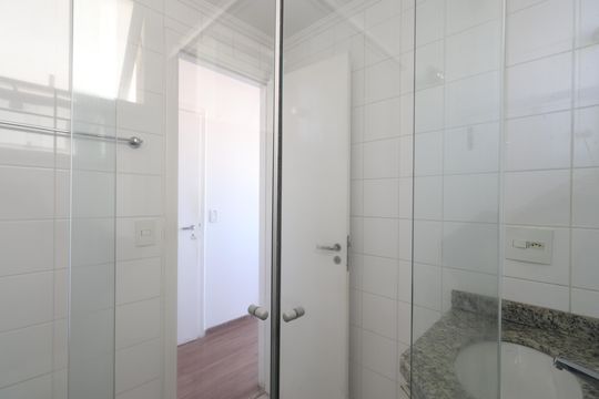 Banheiro da Suíte 2 de apartamento para alugar com 4 quartos, 126m² em Vila Romana, São Paulo