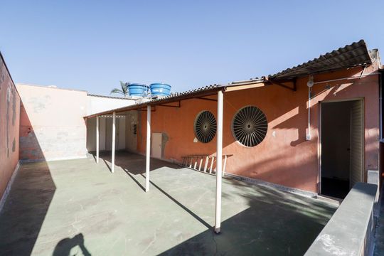 Casa para alugar com 6 quartos, 350m² em Jardim das Laranjeiras, São Paulo