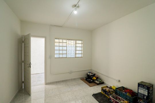 Casa para alugar com 6 quartos, 350m² em Jardim das Laranjeiras, São Paulo