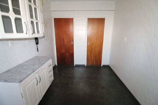 Cozinha de apartamento para alugar com 3 quartos, 105m² em Jardim das Industrias, São José dos Campos