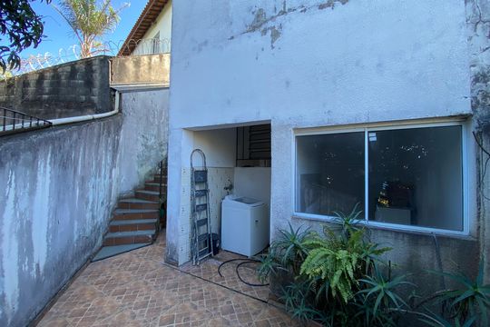 Quintal de casa para alugar com 3 quartos, 185m² em Jardim Peri Peri, São Paulo