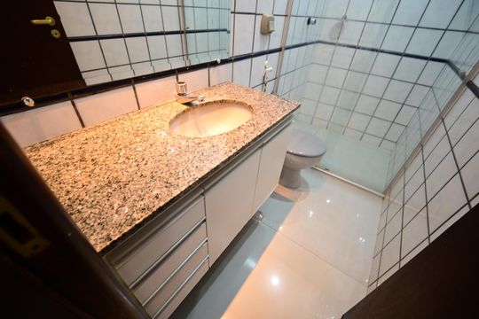 Casa para alugar com 4 quartos, 240m² em Nova Suiça, Goiânia