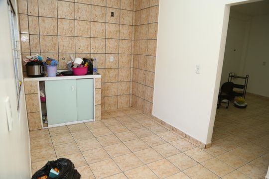 Cozinha de casa para alugar com 2 quartos, 75m² em Parque Atheneu, Goiânia