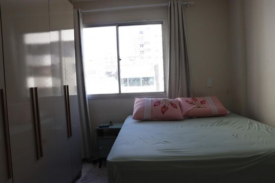 Suite 1 de apartamento para alugar com 3 quartos, 77m² em Setor Bueno, Goiânia