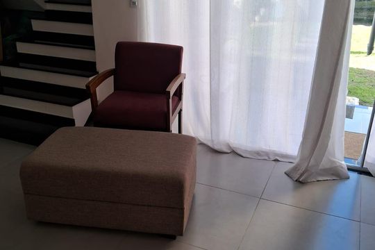 Sala de casa à venda com 3 quartos, 140m² em Vargem Grande, Rio de Janeiro