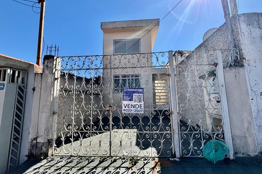 Fachada de casa à venda com 3 quartos, 120m² em Vila Rio Branco, São Paulo