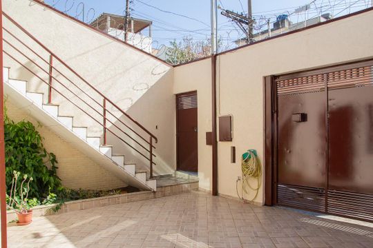 Casa para alugar com 2 quartos, 240m² em Vila Santa Clara, São Paulo