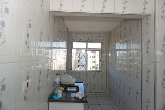 Cozinha de apartamento para alugar com 2 quartos, 54m² em Parque Pirajussara, Embu das Artes
