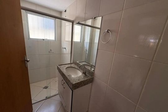 Banheiro de apartamento para alugar com 2 quartos, 92m² em Dona Clara, Belo Horizonte