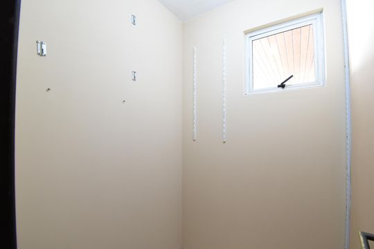 Despensa de casa para alugar com 4 quartos, 330m² em Santo Inácio, Curitiba
