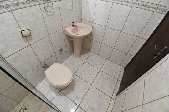Banheiro da Área gourmet de casa para alugar com 4 quartos, 330m² em Santo Inácio, Curitiba