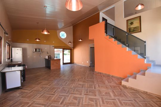 Casa para alugar com 4 quartos, 330m² em Santo Inácio, Curitiba
