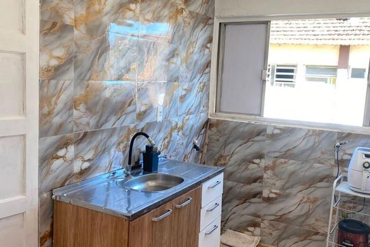 Cozinha de apartamento para alugar com 1 quarto, 42m² em Brás de Pina, Rio de Janeiro