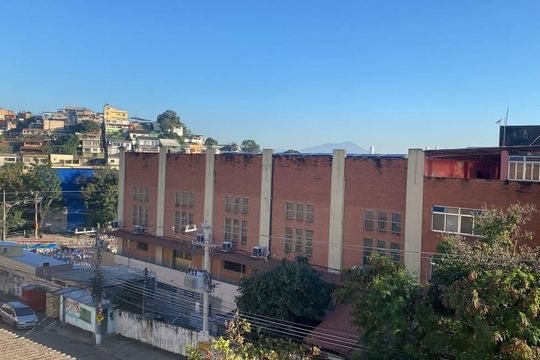 Área externa de apartamento para alugar com 1 quarto, 42m² em Brás de Pina, Rio de Janeiro