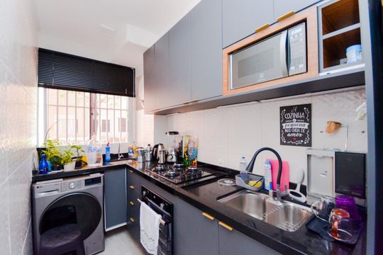 Cozinha de apartamento para alugar com 1 quarto, 42m² em Jardim Iv Centenario, Guarulhos