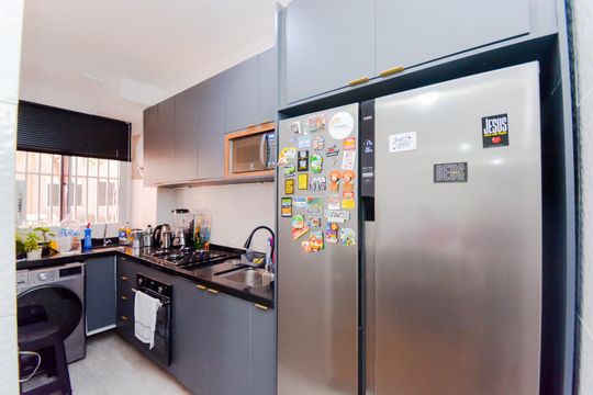 Cozinha de apartamento para alugar com 1 quarto, 42m² em Jardim Iv Centenario, Guarulhos