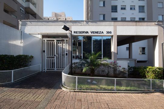 Fachada de casa de condomínio para alugar com 2 quartos, 44m² em Conceicao, Osasco
