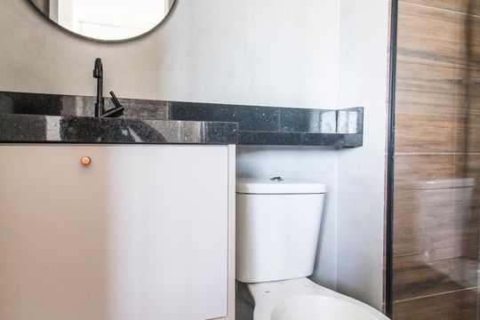 Banheiro de apartamento para alugar com 2 quartos, 35m² em Vila Sul Americana, Carapicuíba