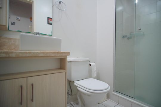 Banheiro Corredor de apartamento à venda com 2 quartos, 64m² em Sarandi, Porto Alegre