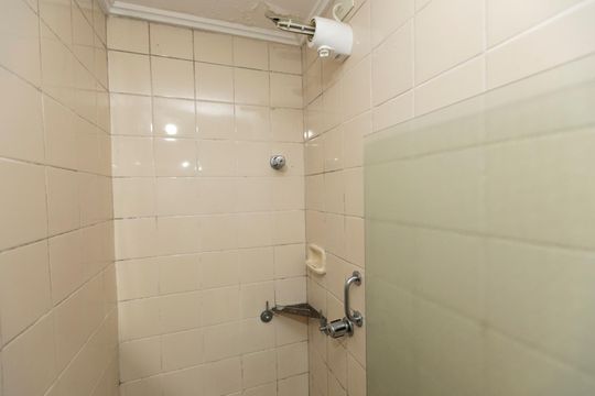 Banheiro social de apartamento para alugar com 1 quarto, 65m² em Bosque, Campinas
