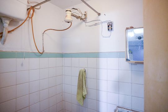 Edícula - Banheiro  de casa à venda com 3 quartos, 184m² em Vila Gumercindo, São Paulo
