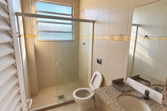 Banheiro de apartamento para alugar com 3 quartos, 126m² em Anchieta, Nilópolis