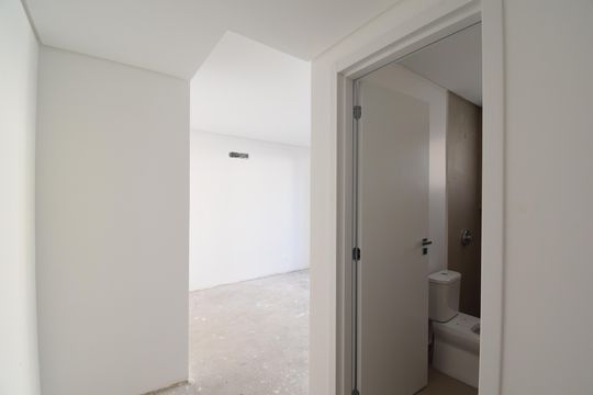 Banheiro da Suíte de casa de condomínio à venda com 2 quartos, 126m² em Guabirotuba, Curitiba