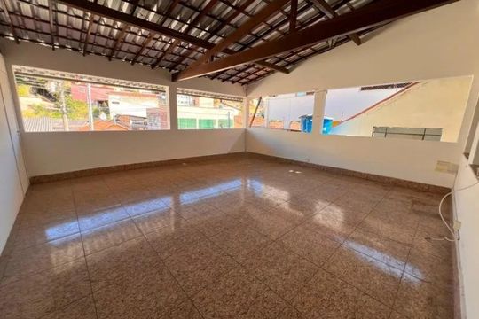 Área comum de casa para alugar com 4 quartos, 180m² em Cachoeirinha, Belo Horizonte