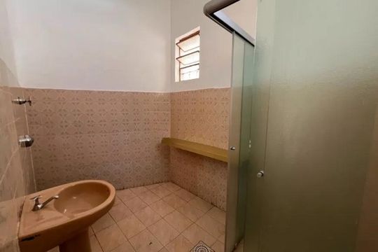 Banheiro social de casa para alugar com 4 quartos, 180m² em Cachoeirinha, Belo Horizonte