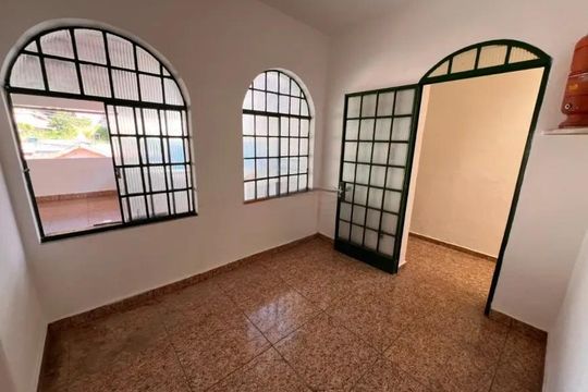 Sala de casa para alugar com 4 quartos, 180m² em Cachoeirinha, Belo Horizonte