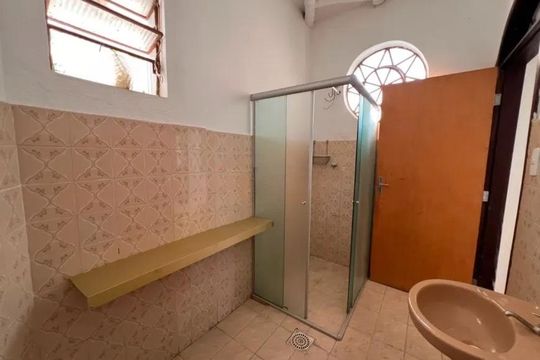 Banheiro social de casa para alugar com 4 quartos, 180m² em Cachoeirinha, Belo Horizonte