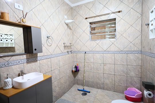 Banheiro 1 de casa à venda com 3 quartos, 157m² em Jardim D’abril, Osasco