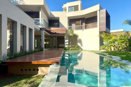 Casa à venda com 3 quartos, 799m² em Alto de Pinheiros, São Paulo