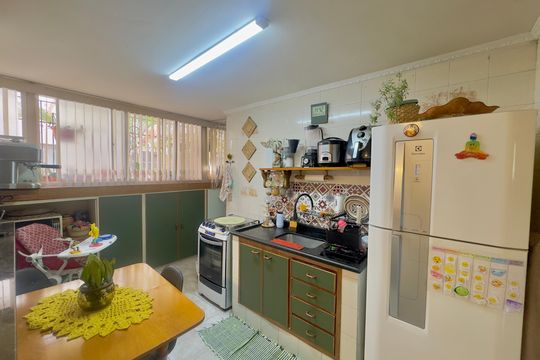Cozinha de apartamento à venda com 2 quartos, 63m² em Parque Cecap, Guarulhos