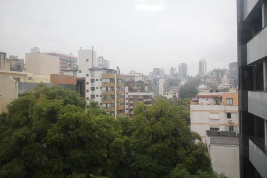 Vista de apartamento à venda com 3 quartos, 90m² em Higienópolis, Porto Alegre