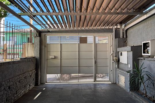 Garagem de casa para alugar com 2 quartos, 130m² em Mirandópolis, São Paulo