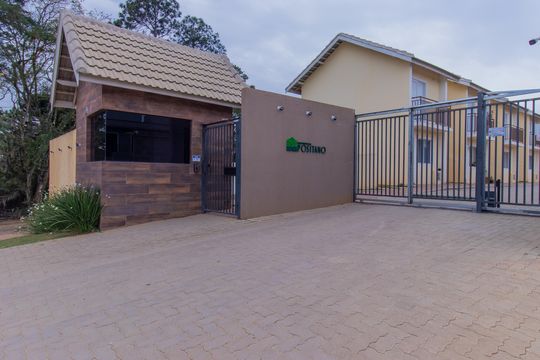Fachada  de casa de condomínio para alugar com 2 quartos, 48m² em Chácara Ondas Verdes, Cotia