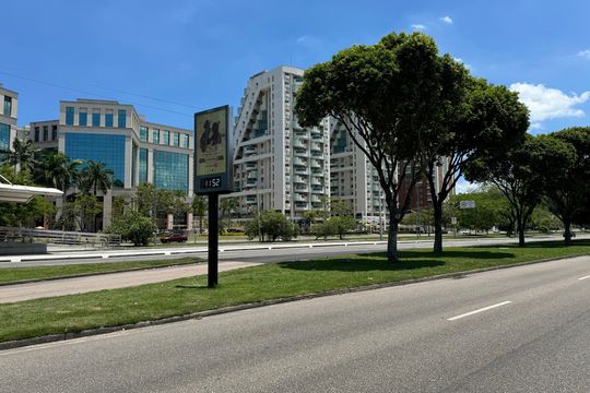 Fachada de apartamento para alugar com 3 quartos, 110m² em Barra da Tijuca, Rio de Janeiro