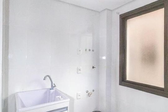 Área de serviço de apartamento para alugar com 1 quarto, 49m² em Santana, Porto Alegre