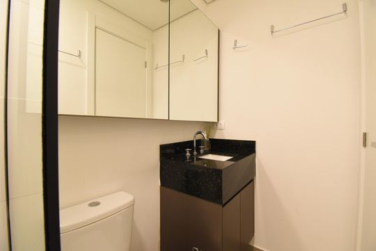 Banheiro de kitnet/studio à venda com 1 quarto, 20m² em Centro, Curitiba