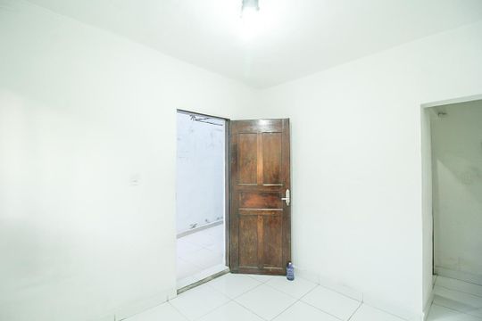 Sala de casa para alugar com 2 quartos, 65m² em Jardim Bandeirantes, São Paulo