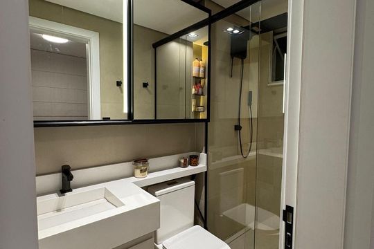 Banheiro de apartamento à venda com 2 quartos, 60m² em Ouro Preto, Belo Horizonte