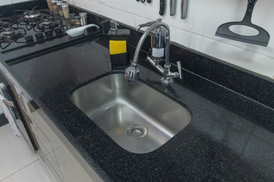 Cozinha e Área de Serviço de apartamento à venda com 2 quartos, 50m² em Conjunto Helena Antipoff, Belo Horizonte