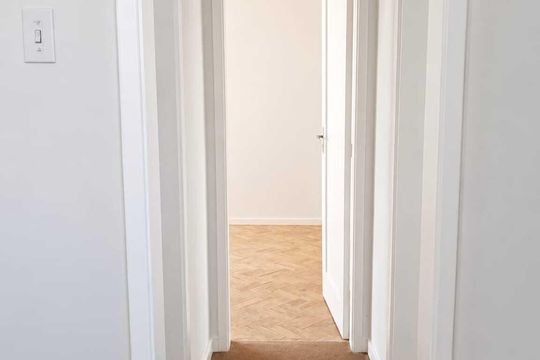 Corredor de apartamento para alugar com 2 quartos, 58m² em Olaria, Rio de Janeiro