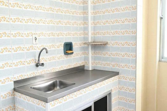Cozinha de apartamento para alugar com 2 quartos, 58m² em Olaria, Rio de Janeiro