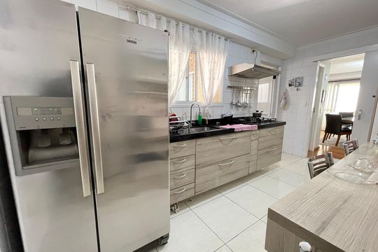Cozinha de apartamento para alugar com 3 quartos, 134m² em Jardim Olympia, São Paulo