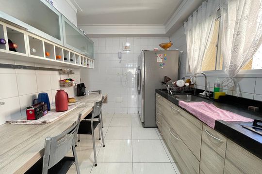 Cozinha de apartamento para alugar com 3 quartos, 134m² em Jardim Olympia, São Paulo